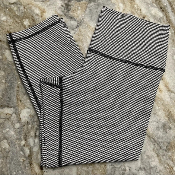 LULULEMON Wunder Under Crop Leggings 21" in Gingham - Picture 6 of 8